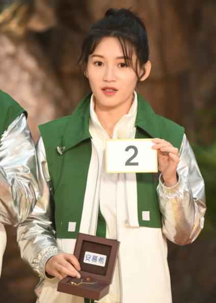 苏青《奔跑吧》首秀引期待 诠释运动女孩活力十足