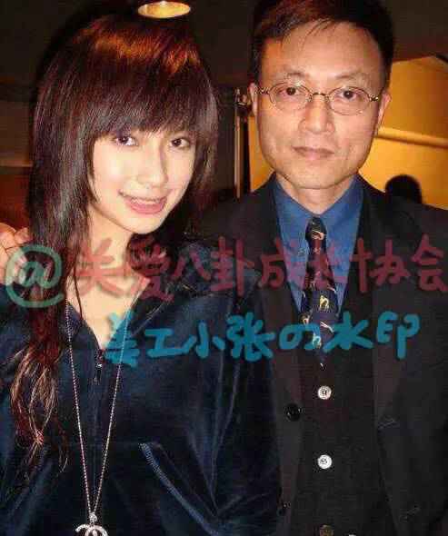 曝Angelababy16岁打工照面容青涩