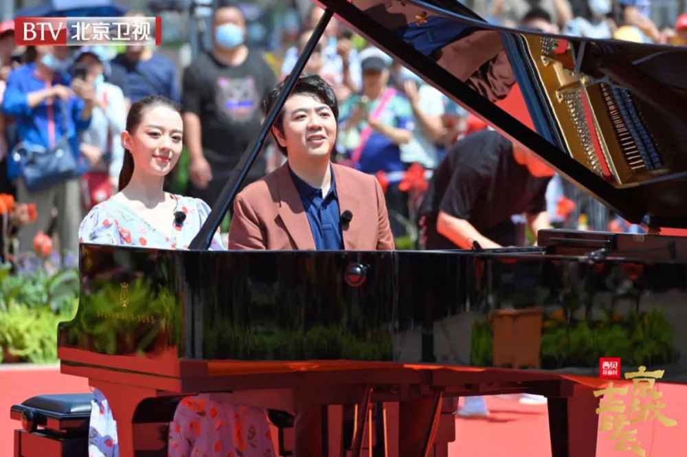 北京卫视《京城十二时辰》丨郎朗吉娜感受北京记忆 王艳球球品读历史情怀