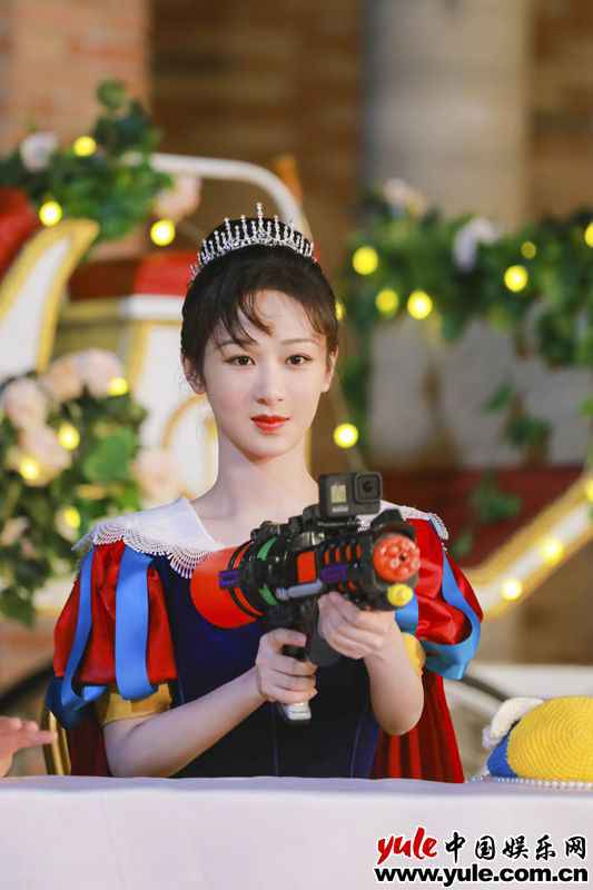 杨紫《萌探探探案》穿越童话世界,化身白雪公主巧捉萌贼