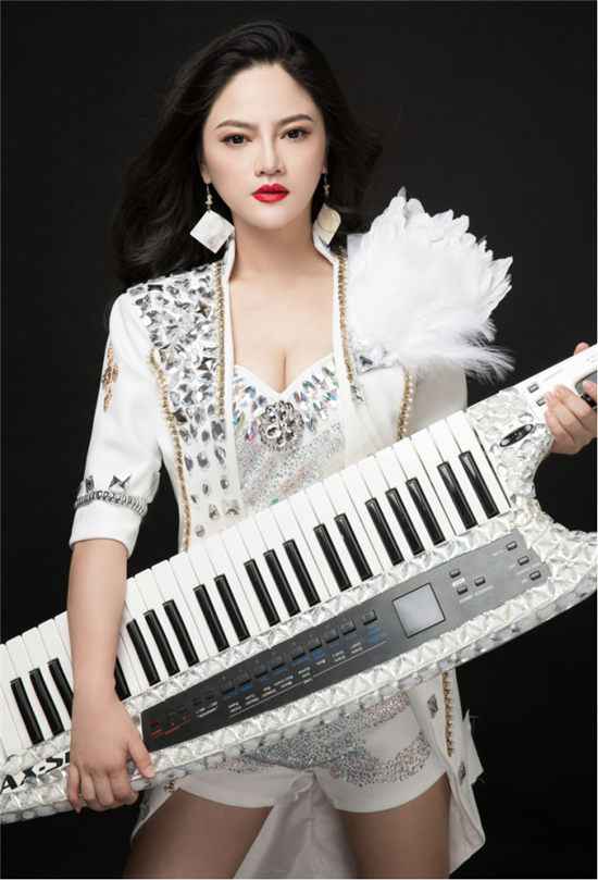 方然深情撰写《Black离人心》