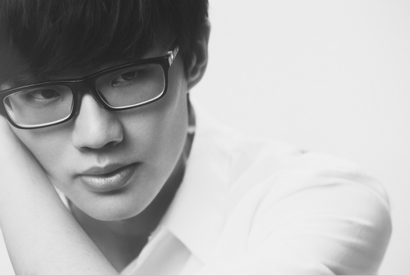 许嵩七夕发新歌《千古》 被催早日找到自己的“小骨”