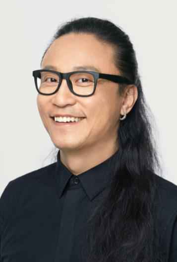 上头喜剧《幻夜奇谈》正在热播 导演多吉突破古装武侠网大想象