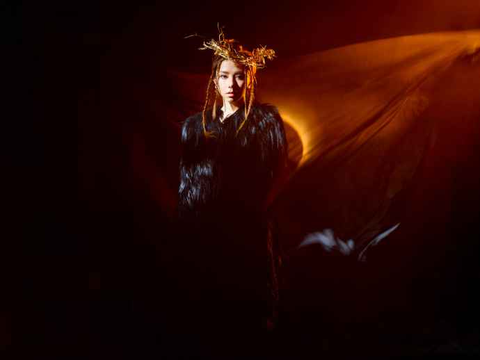 邓紫棋新作《摩天动物园》首播 透视文明进化论