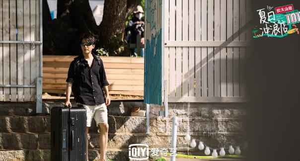 《夏日冲浪店》即将开播 黄轩韩东君乔欣黄明昊王一博带你解锁“浪慢”夏天