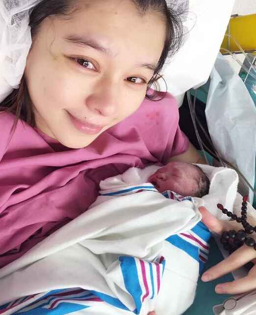 徐若瑄8月13日新加坡剖腹产子 取名Dalton