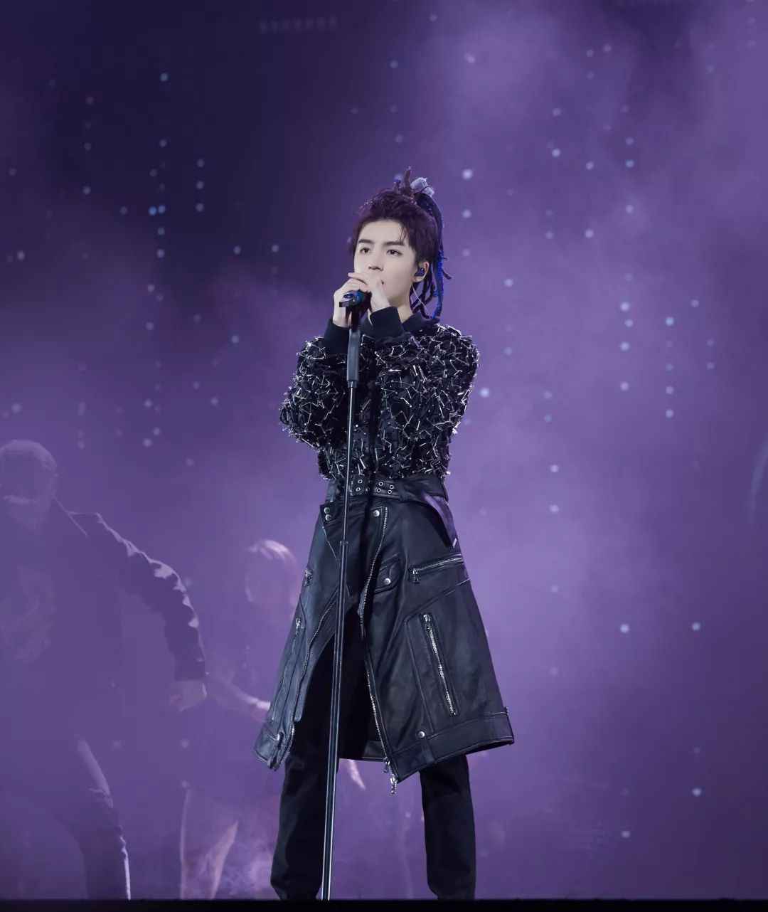 王俊凯空降18首歌曲!占据飙升榜前30,前三首厉害了!