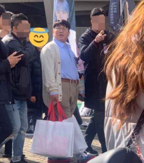 方时赫亮相防弹少年团终场演唱会一张照登顶热搜榜!