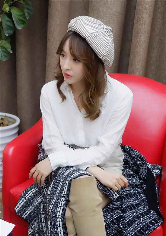 刘雪婧活力亮相蒙面猜评团