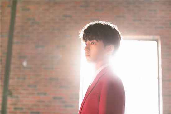王俊凯先行曲《流星》首发,坦言“心中无畏”坚持前行