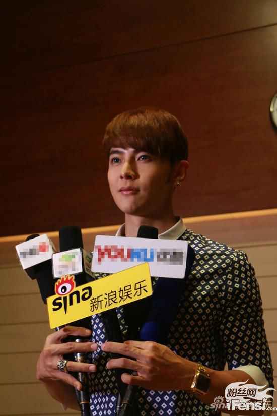 汪东城多跑道发展 与粉丝分享保养秘方