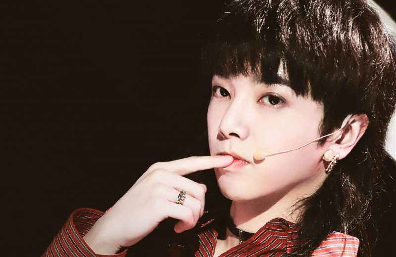 华晨宇上《王牌》与平时不同的笑容,粉丝都差点没认出