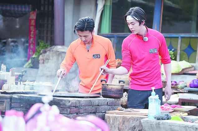 谢霆锋回应节目质疑：美食和环境有什么关系？