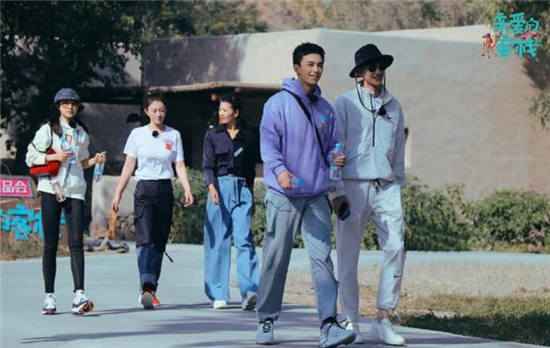 综艺《亲爱的客栈》吴磊为何中途离场?吴磊真的和张翰不和吗?