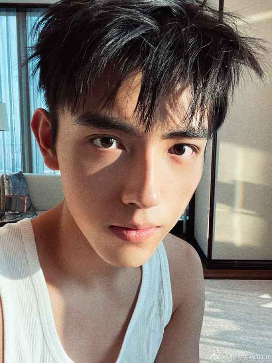 陈飞宇AI换脸吴亦凡出演《青簪行》?经纪公司否认