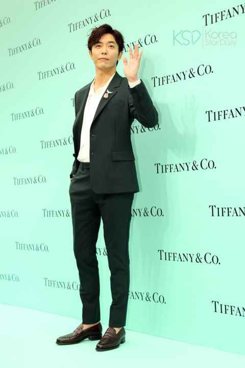 [图多]狮子馆长金材昱旋风访台 心疼粉丝淋雨直道歉