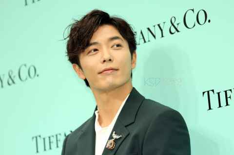 [图多]狮子馆长金材昱旋风访台 心疼粉丝淋雨直道歉