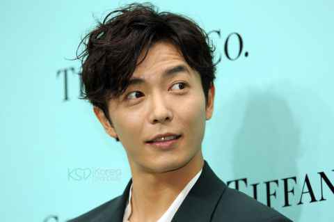 [图多]狮子馆长金材昱旋风访台 心疼粉丝淋雨直道歉