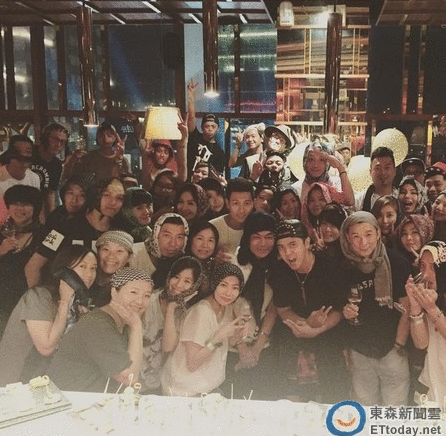 罗志祥庆生遭友人整蛊 喝醉被用口红涂脸