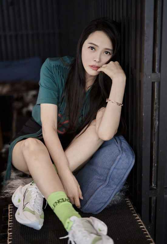 伊能静被追问爱国立场 晒旧博回应:我是中国人