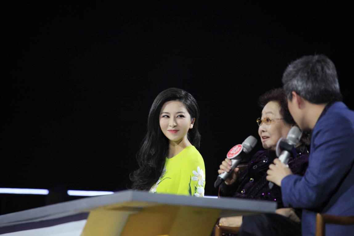 如何活出高级感?不如学学伊丽媛