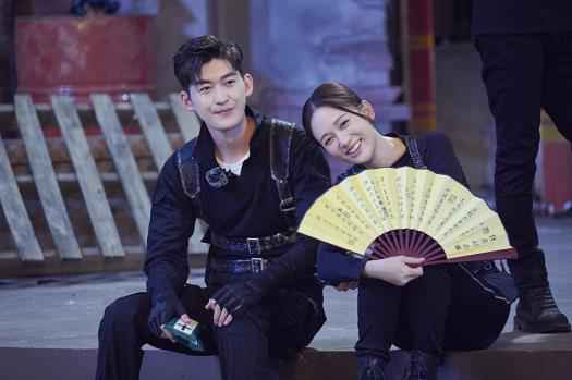 “元气女神”陈乔恩笑容甜美，张翰帅气有型气场全开（图集）