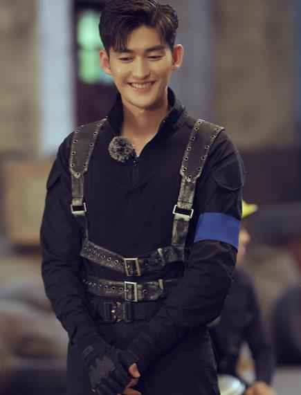 “元气女神”陈乔恩笑容甜美，张翰帅气有型气场全开（图集）