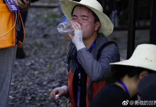 《勇敢的世界》首期节目佳绩不断，幕后团队功不可没