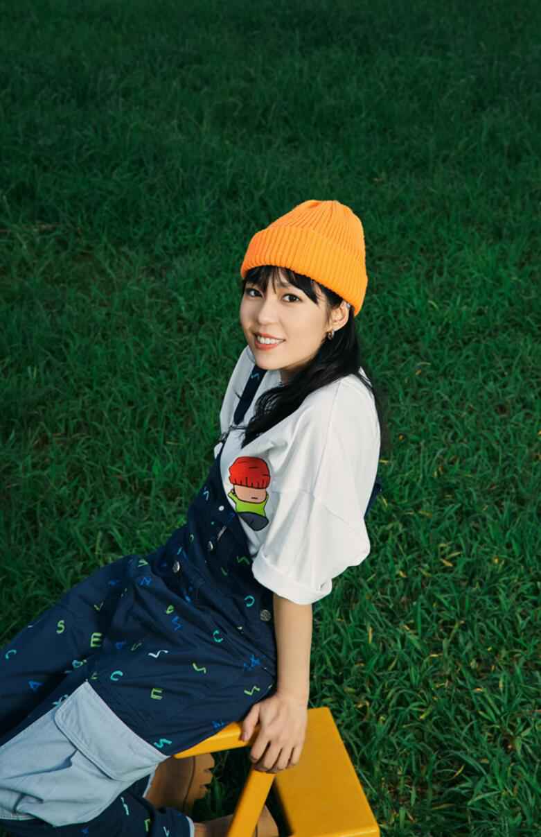 华承妍新歌《哎呀》全网上线 首次担纲制作人展现全能才华