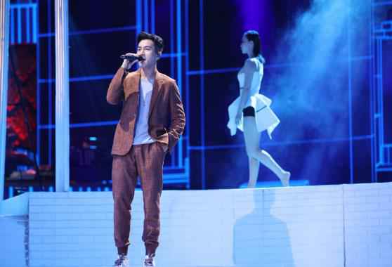 2018《跨界歌王》决赛夜 杀手锏迭出谁将登顶？