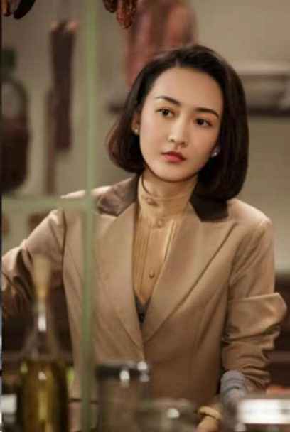 民国造型谁惊艳？王鸥华丽，刘诗诗惊艳，看了伊丽媛才知道气质有多重要