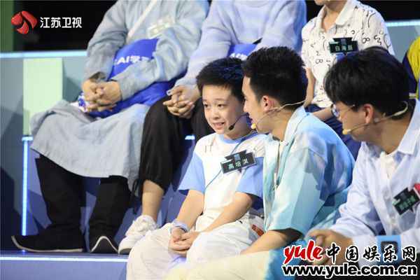 《超脑少年团》“小脑瓜”队屡战屡胜 高培淇父亲暖心鼓励获赞