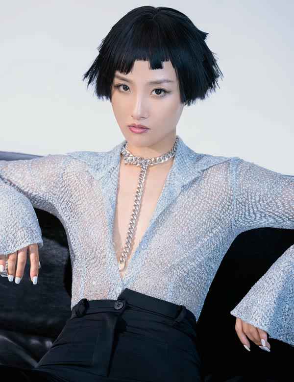 亮月儿 | 任意转换身份是我的一种生活方式