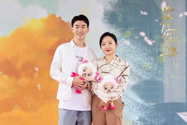 《没有工作的一年》辣目洋子万鹏演绎无业姐妹花