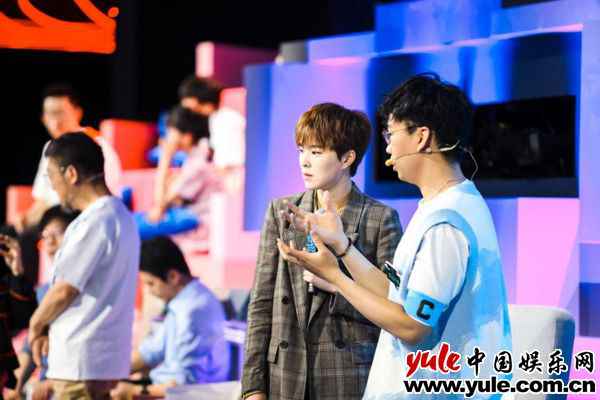 《超脑少年团》奇幻之旅今晚继续！探索“阿基米德的浴缸”的奥秘