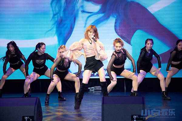 魔鬼身材+天使面孔加持的林明祯 凭什么见面会满座 全场粉丝疯狂应援？