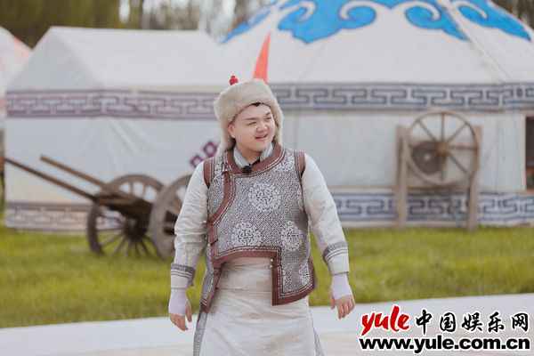 《极限挑战宝藏行》寻宝新疆博斯腾湖 金靖王彦霖湖上刺激漂移