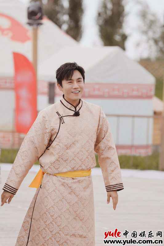 《极限挑战宝藏行》寻宝新疆博斯腾湖 金靖王彦霖湖上刺激漂移