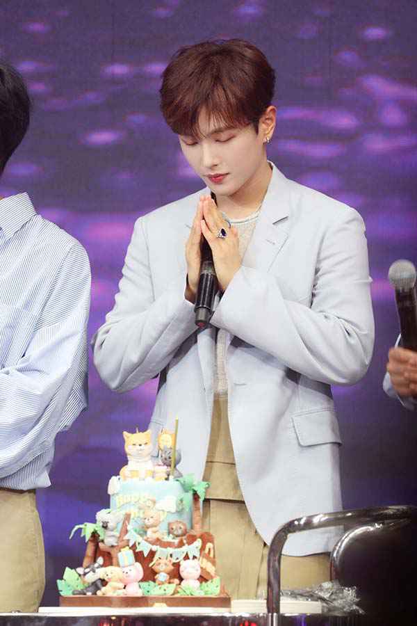 生日会变大型游戏现场 李汶翰深情分享“他的秘