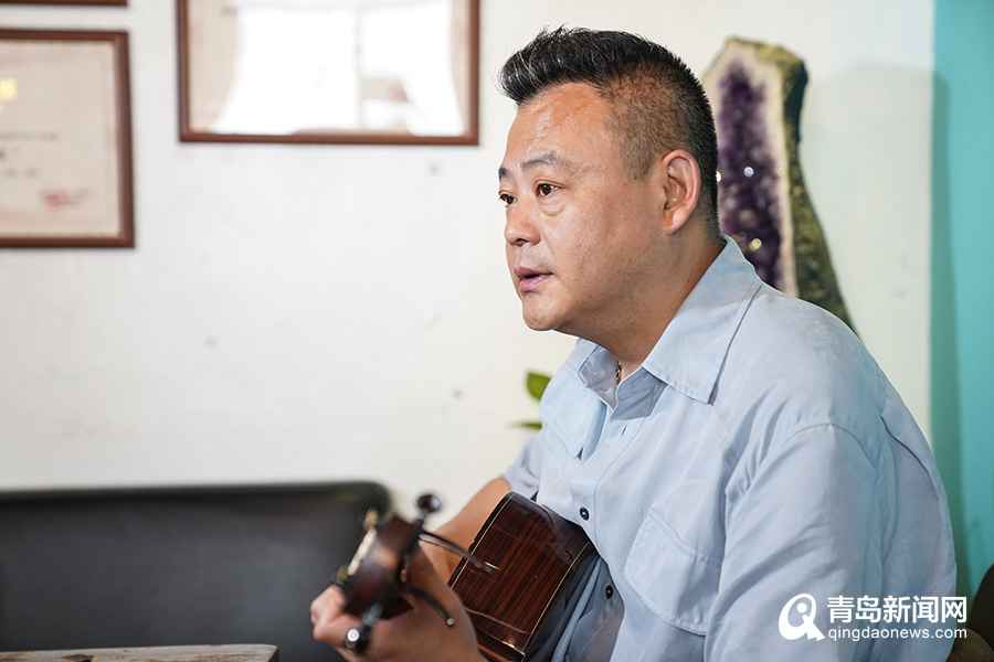 《八大关》主唱张文成父亲节发新歌 《火车往北开》回到有爸爸的时光