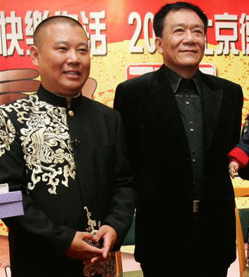 为德云社纠错表示欢迎，可你暴跳如雷的表演过于夸张，蹭热度罢了