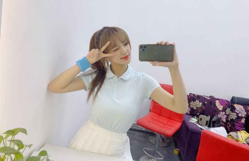 程潇加盟《少年之名》,出道不久即坐拥大量资源,惹一众网友艳羡