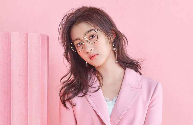 关晓彤《王牌》舞台化身职场精英,网友:国民闺女长大了!