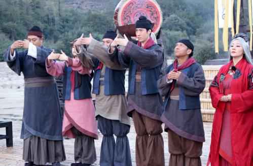 常远《穿越吧》上演“穿中穿” 跨越最长历史困难不断