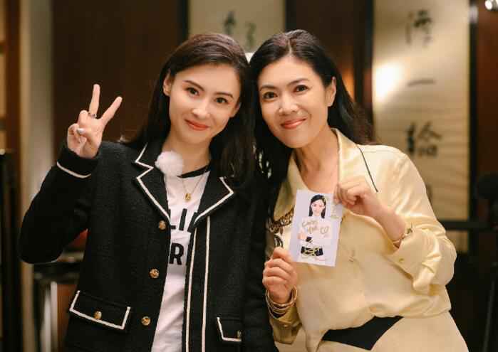 张柏芝爆出道喜剧之王契机 父母离婚负担家庭开支