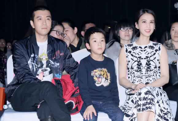 “黄圣依安迪”登上微博热搜第一,黄圣依表态要做真正的超人妈妈