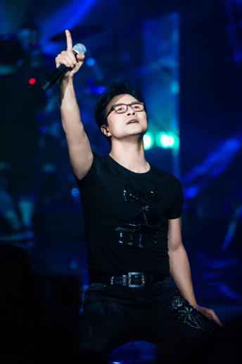 “歌手”汪峰让优质原创被大众知晓 使命感让“李欧等”感动落泪