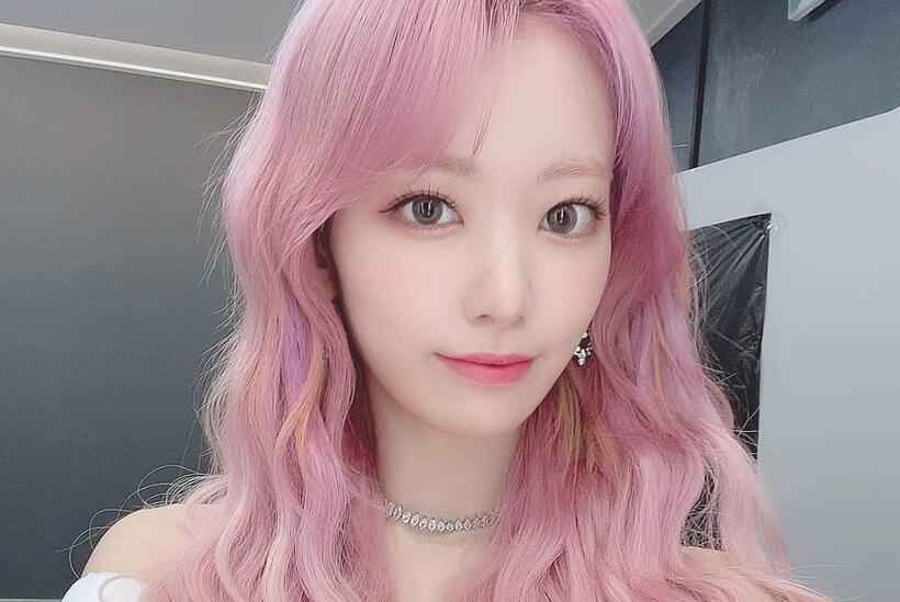 IZ*ONE宫胁咲良落泪宣布毕业 将转签约韩国公司