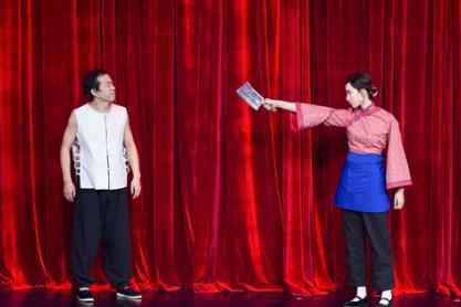 胡静现身《喜剧总动员2》 火力全开上演女追男大战