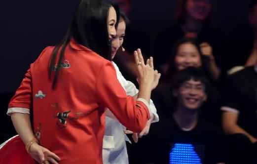 《机会来了》曹颖倪虹洁合力对抗360斤摔角手